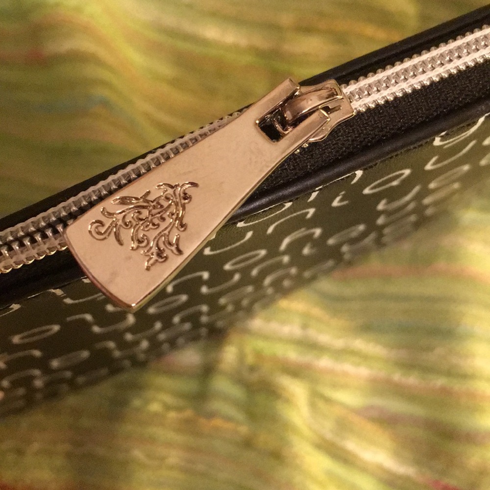 unique zip case - Picture 4 of 9